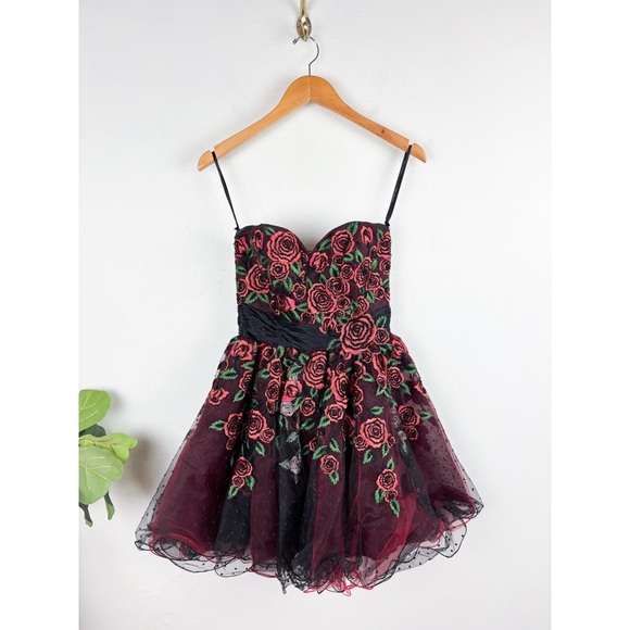 Sherri Hill Rose Embroidered & Beaded Strapless Ruffle Mini Dress Sz 4